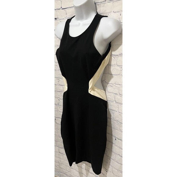 NWT Express Color Block Black and Cream Bodycon Open Back Dress Medium - Picture 3 of 12